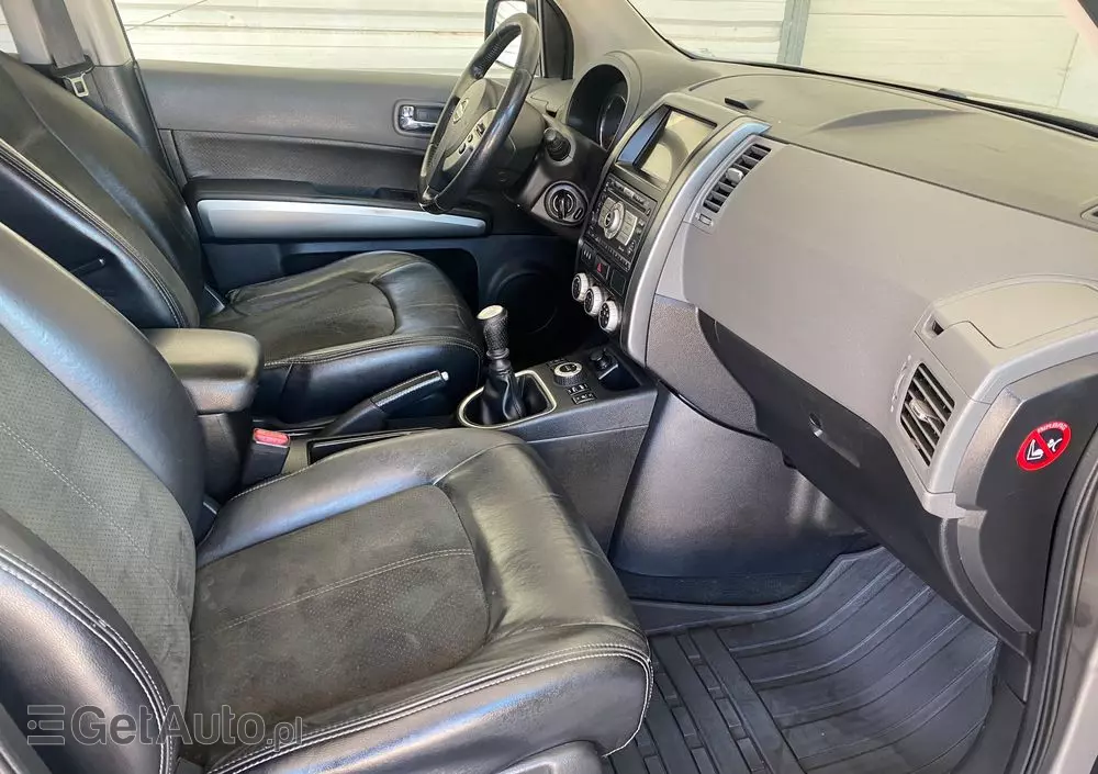 NISSAN X-Trail 2.0 dCi 4x4 DPF Platinum