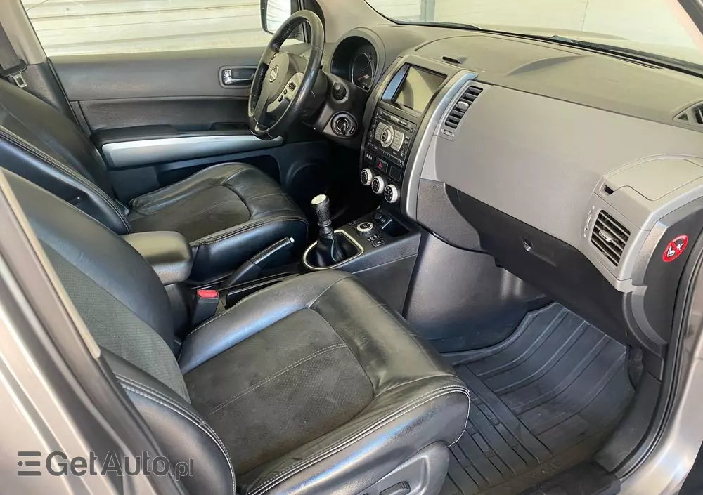 NISSAN X-Trail 2.0 dCi 4x4 DPF Platinum