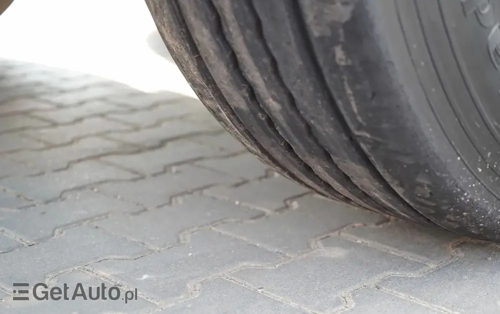 ZASLAW WYWROTKA ALUMINIOWA / 43 m3 /  OŚ PODNOSZONA / OSIE SAF 