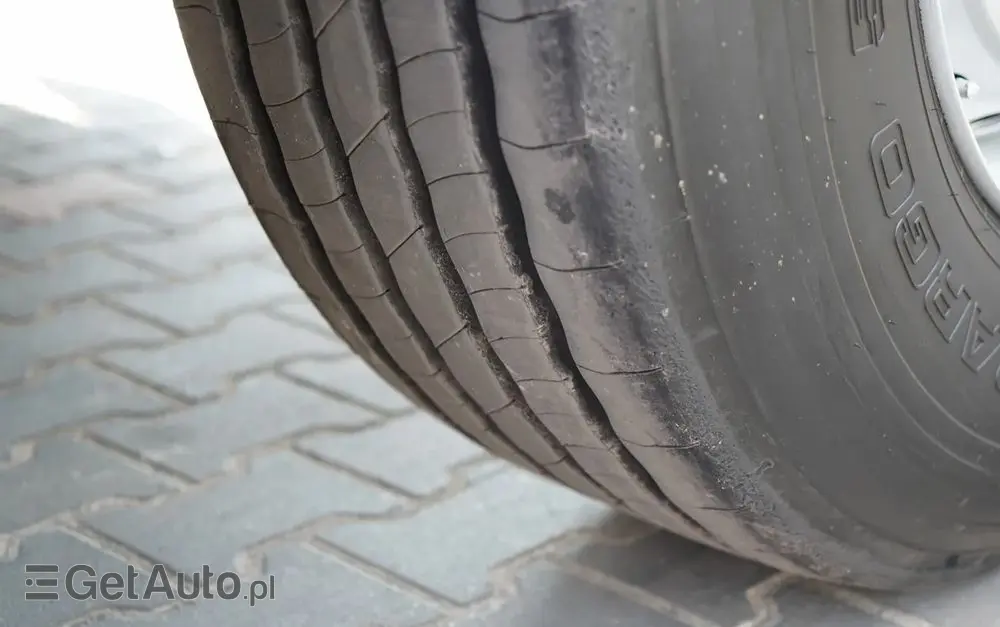 ZASLAW WYWROTKA ALUMINIOWA / 43 m3 /  OŚ PODNOSZONA / OSIE SAF 