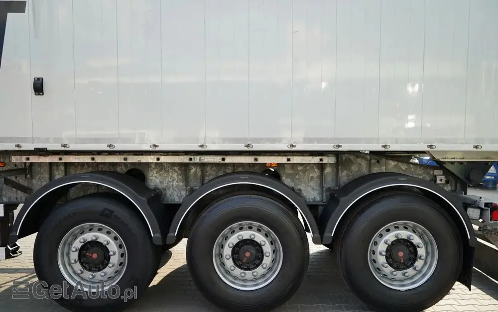 ZASLAW WYWROTKA ALUMINIOWA / 43 m3 /  OŚ PODNOSZONA / OSIE SAF 