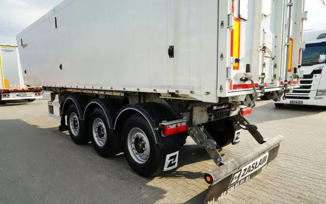 ZASLAW WYWROTKA ALUMINIOWA / 43 m3 /  OŚ PODNOSZONA / OSIE SAF 