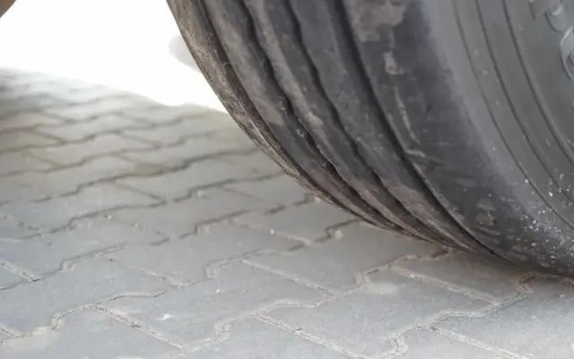 ZASLAW WYWROTKA ALUMINIOWA / 43 m3 /  OŚ PODNOSZONA / OSIE SAF 