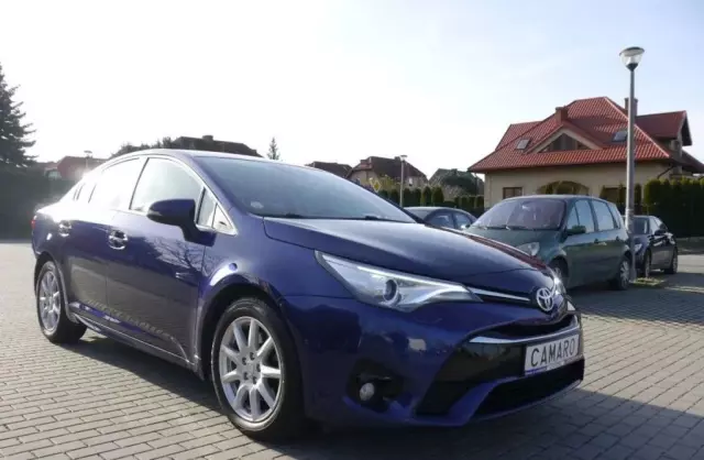 TOYOTA Avensis 