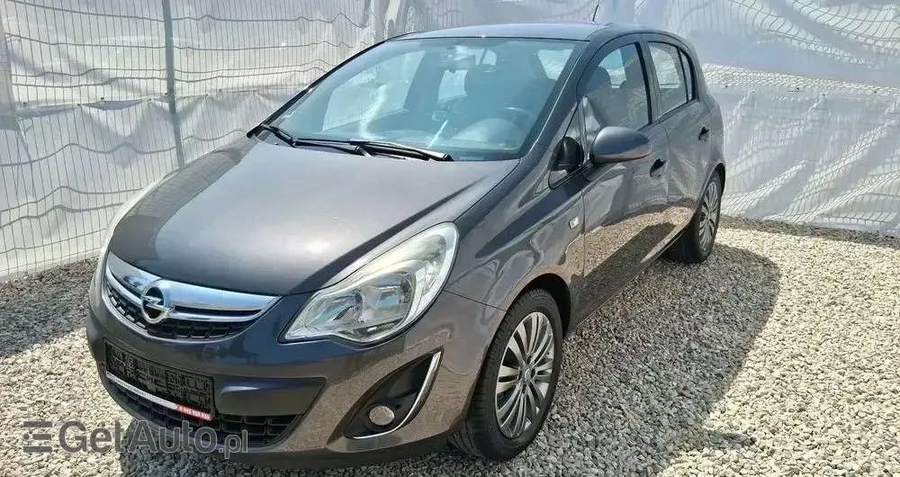 OPEL Corsa 1.2 16V Color Edition