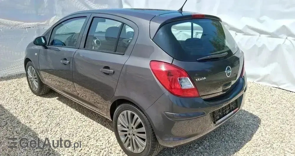 OPEL Corsa 1.2 16V Color Edition