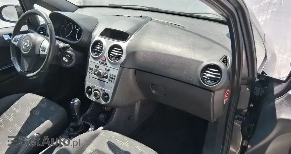 OPEL Corsa 1.2 16V Color Edition