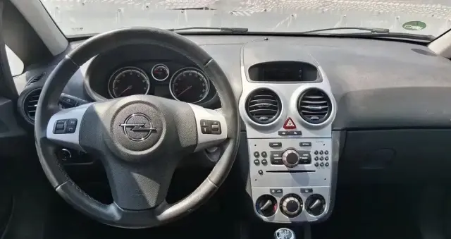OPEL Corsa 1.2 16V Color Edition