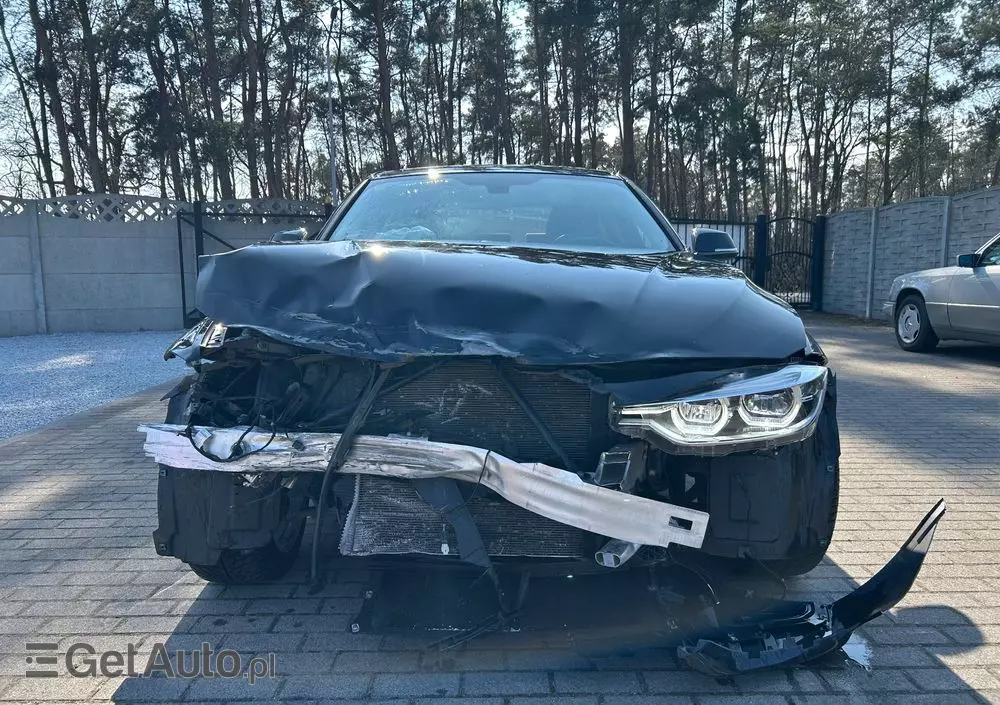 BMW Seria 3 330i GPF Sport Line