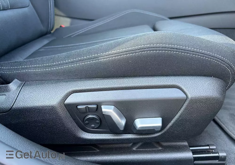 BMW Seria 3 330i GPF Sport Line