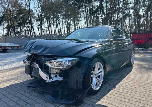 BMW Seria 3 330i GPF Sport Line