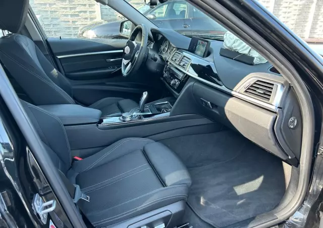 BMW Seria 3 330i GPF Sport Line