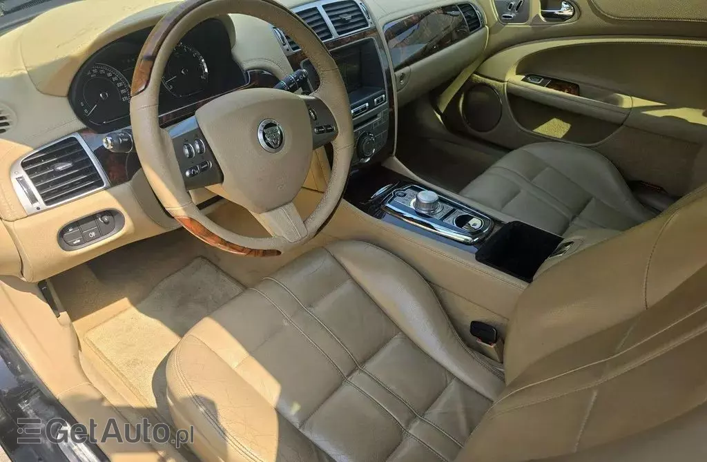 JAGUAR XK 