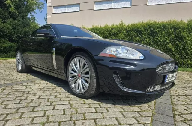 JAGUAR XK 