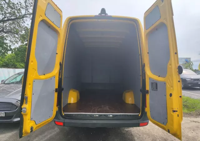 VOLKSWAGEN Crafter MAXI brygadówka 7 osób