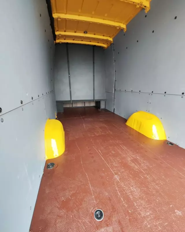 VOLKSWAGEN Crafter MAXI brygadówka 7 osób