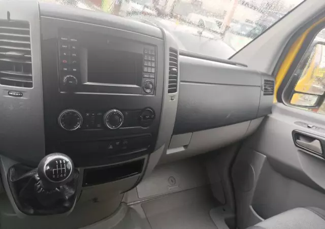 VOLKSWAGEN Crafter MAXI brygadówka 7 osób