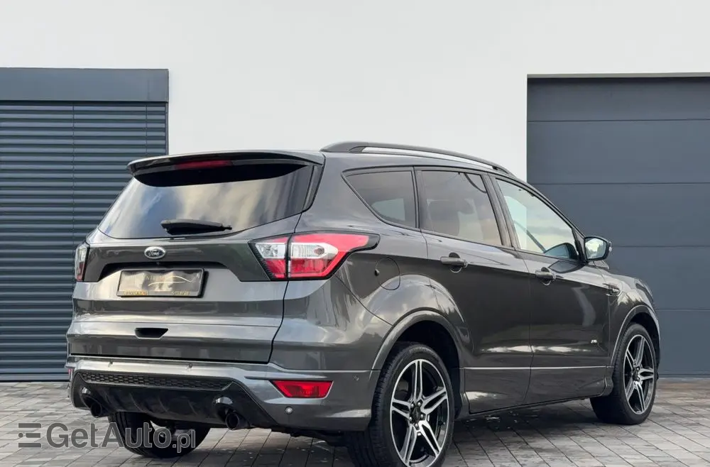 FORD Kuga 2.0 TDCi 4x4 ST-Line
