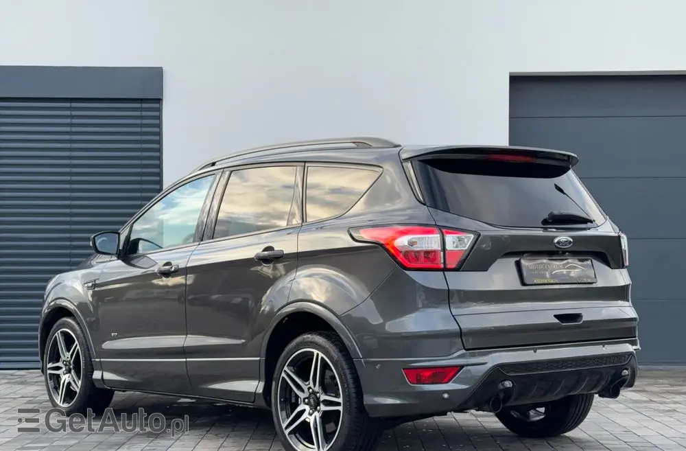 FORD Kuga 2.0 TDCi 4x4 ST-Line