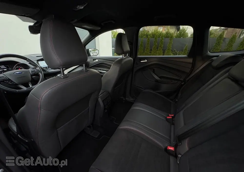 FORD Kuga 2.0 TDCi 4x4 ST-Line