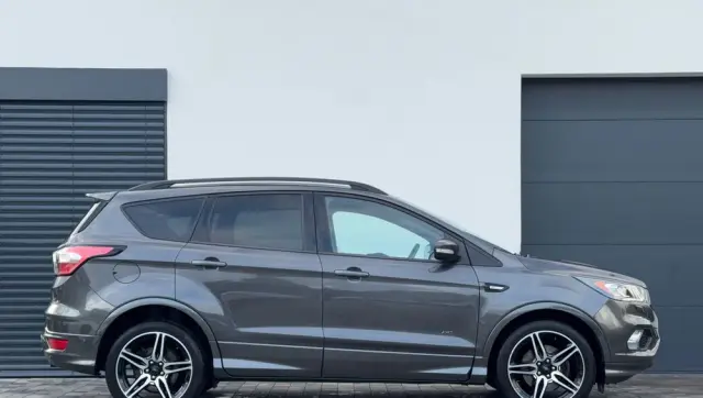 FORD Kuga 2.0 TDCi 4x4 ST-Line