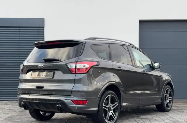 FORD Kuga 2.0 TDCi 4x4 ST-Line