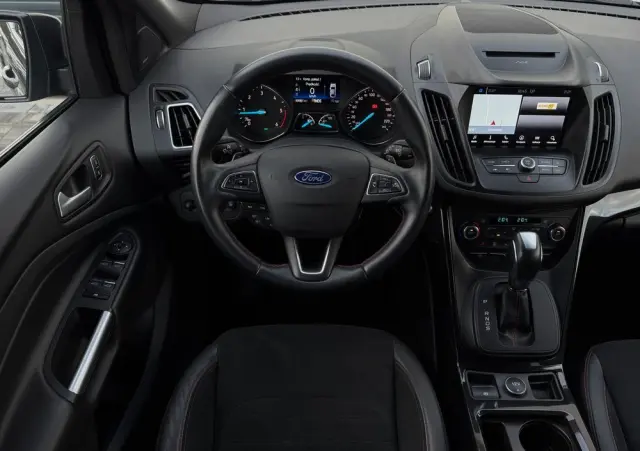 FORD Kuga 2.0 TDCi 4x4 ST-Line