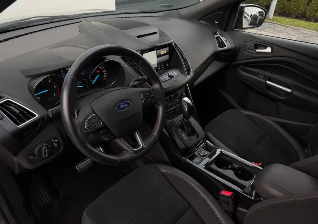 FORD Kuga 2.0 TDCi 4x4 ST-Line
