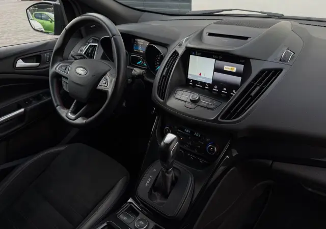 FORD Kuga 2.0 TDCi 4x4 ST-Line