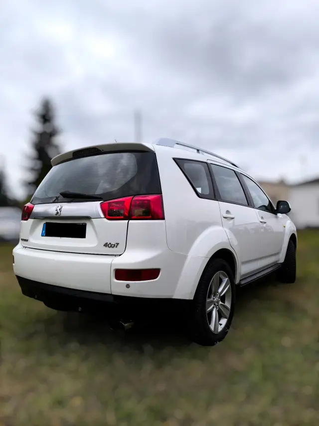 PEUGEOT 4007 Platinum