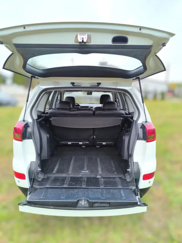 PEUGEOT 4007 Platinum