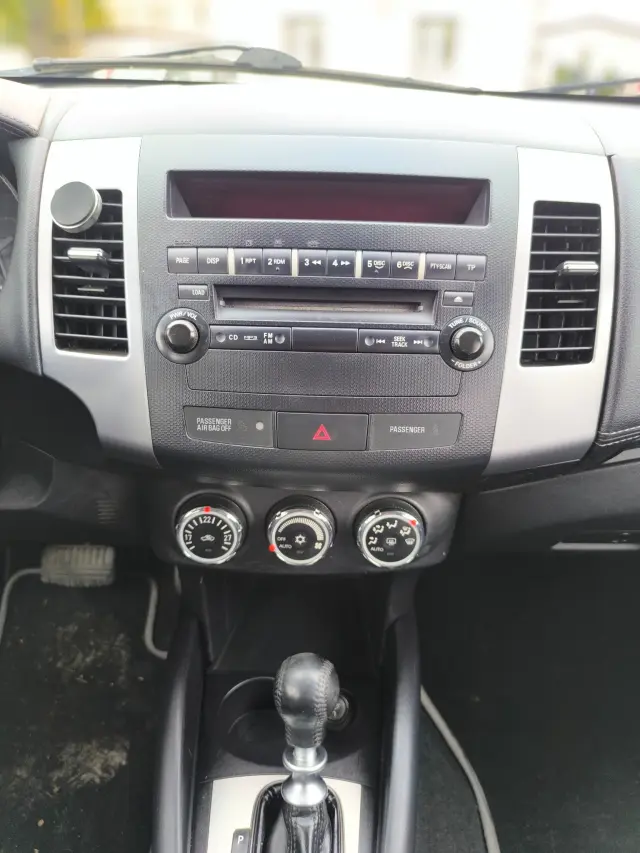 PEUGEOT 4007 Platinum