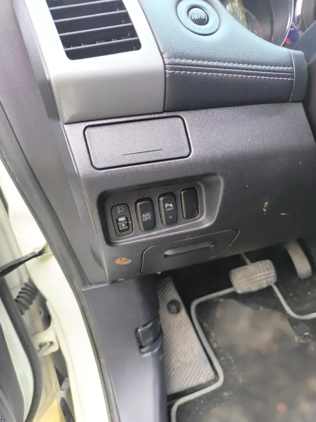 PEUGEOT 4007 Platinum