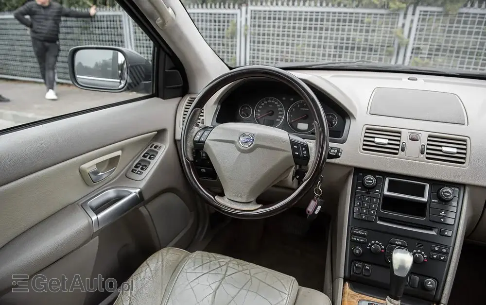 VOLVO XC 90 T6 Momentum