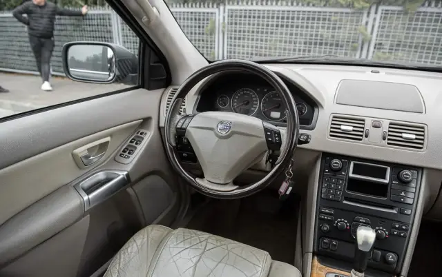 VOLVO XC 90 T6 Momentum