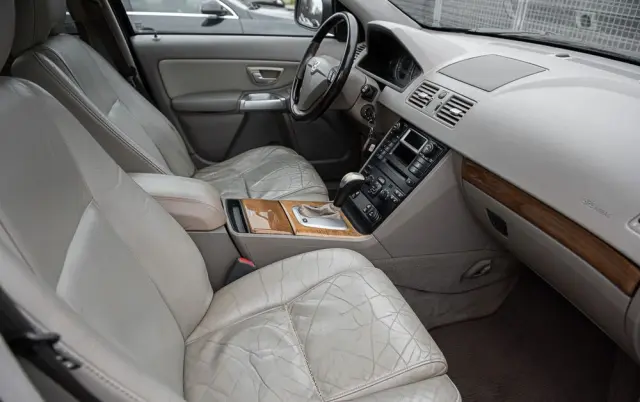 VOLVO XC 90 T6 Momentum