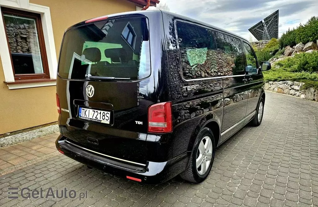 VOLKSWAGEN Multivan 