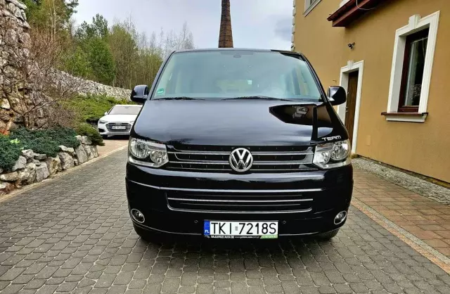VOLKSWAGEN Multivan 