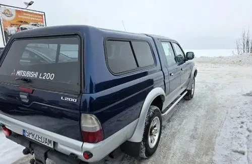 MITSUBISHI L 200 