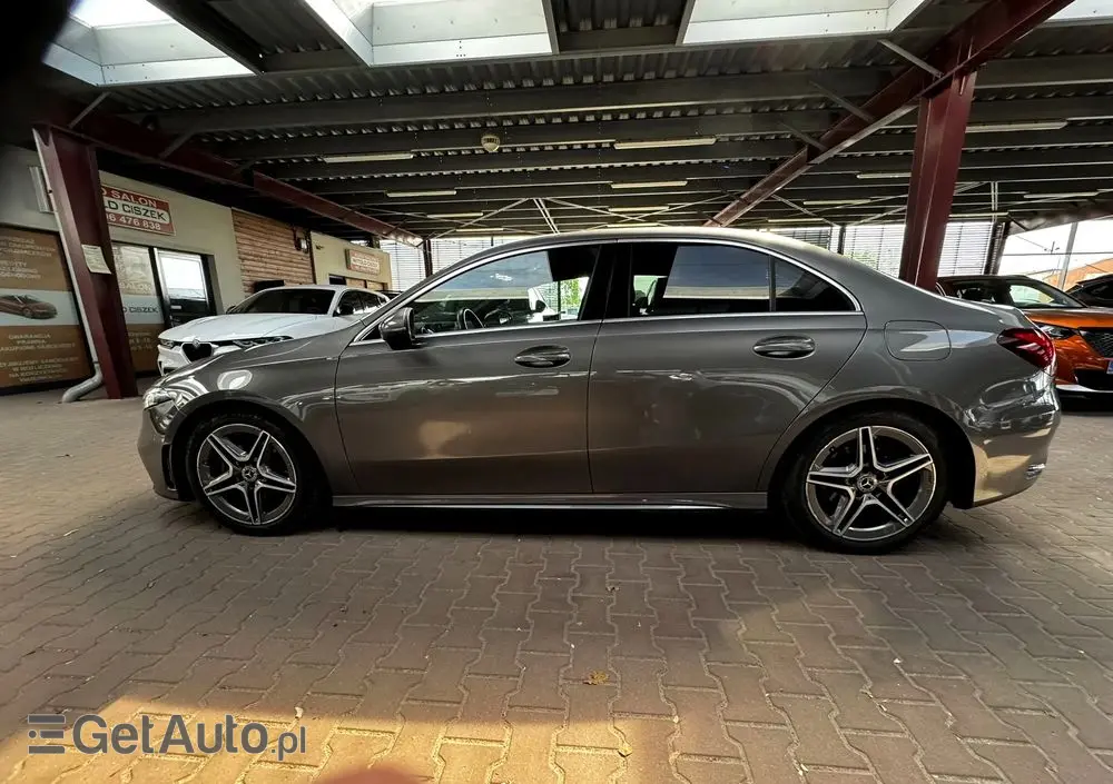 MERCEDES-BENZ Klasa A 200 AMG Line 7G-DCT