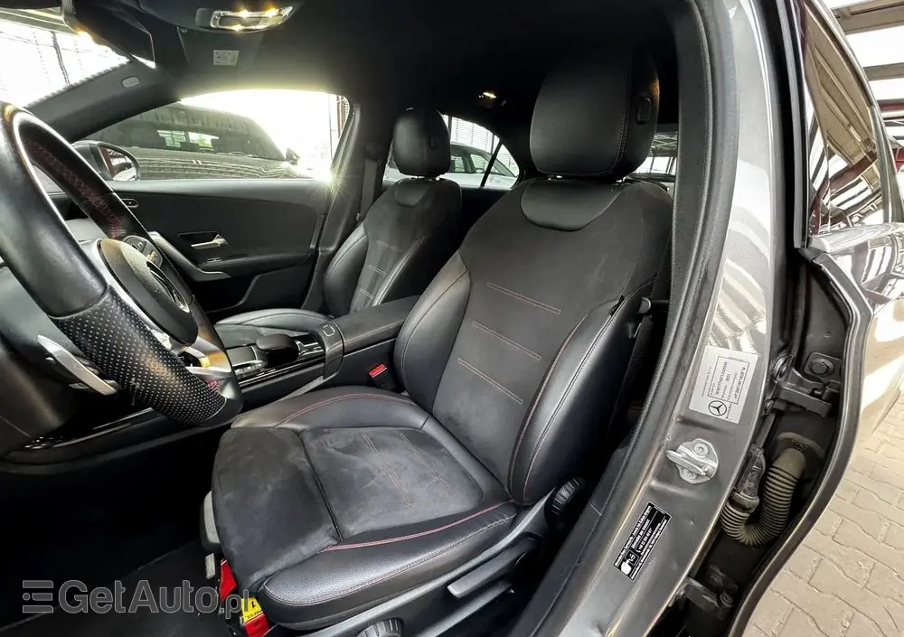 MERCEDES-BENZ Klasa A 200 AMG Line 7G-DCT