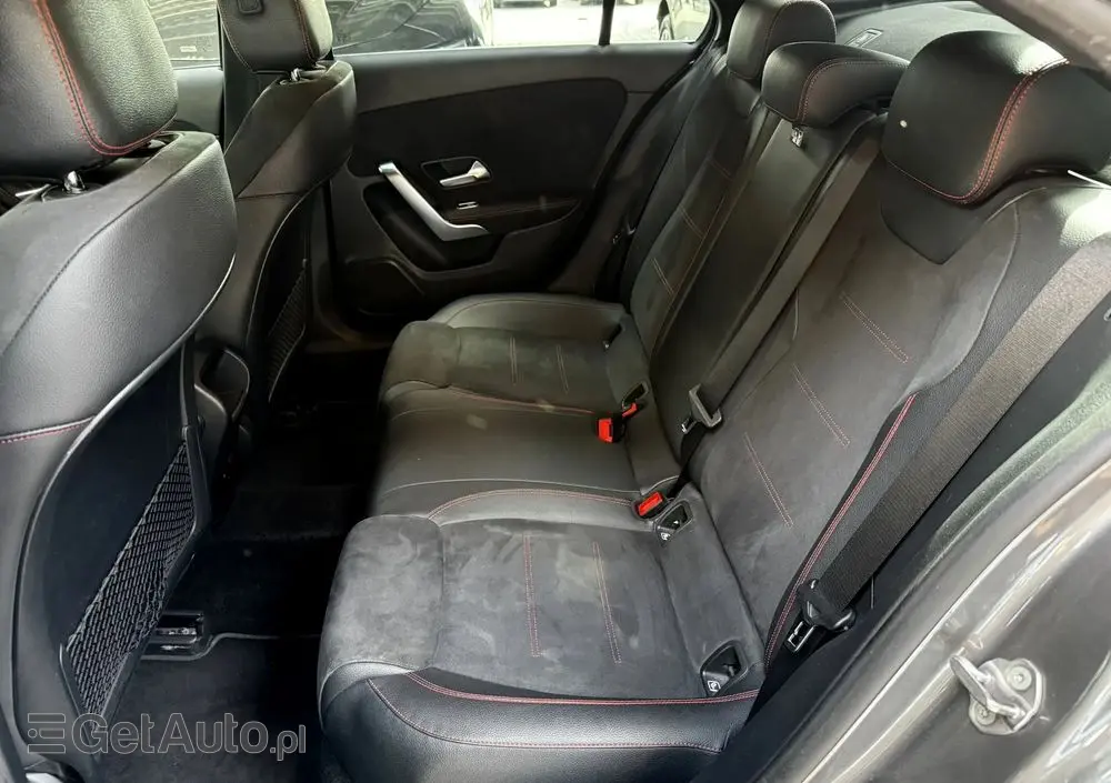 MERCEDES-BENZ Klasa A 200 AMG Line 7G-DCT