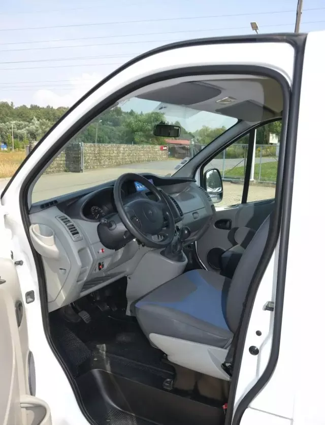 RENAULT Trafic 