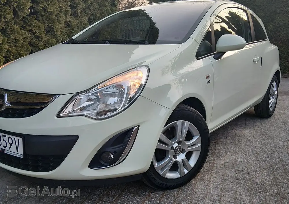 OPEL Corsa 1.4 16V 150 Jahre