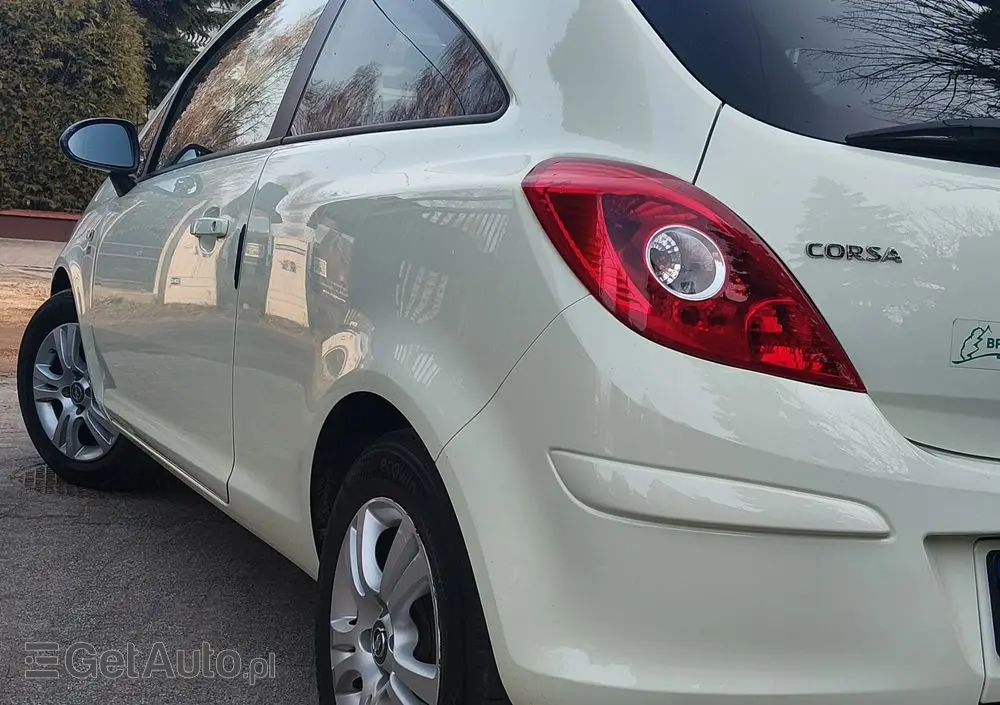 OPEL Corsa 1.4 16V 150 Jahre