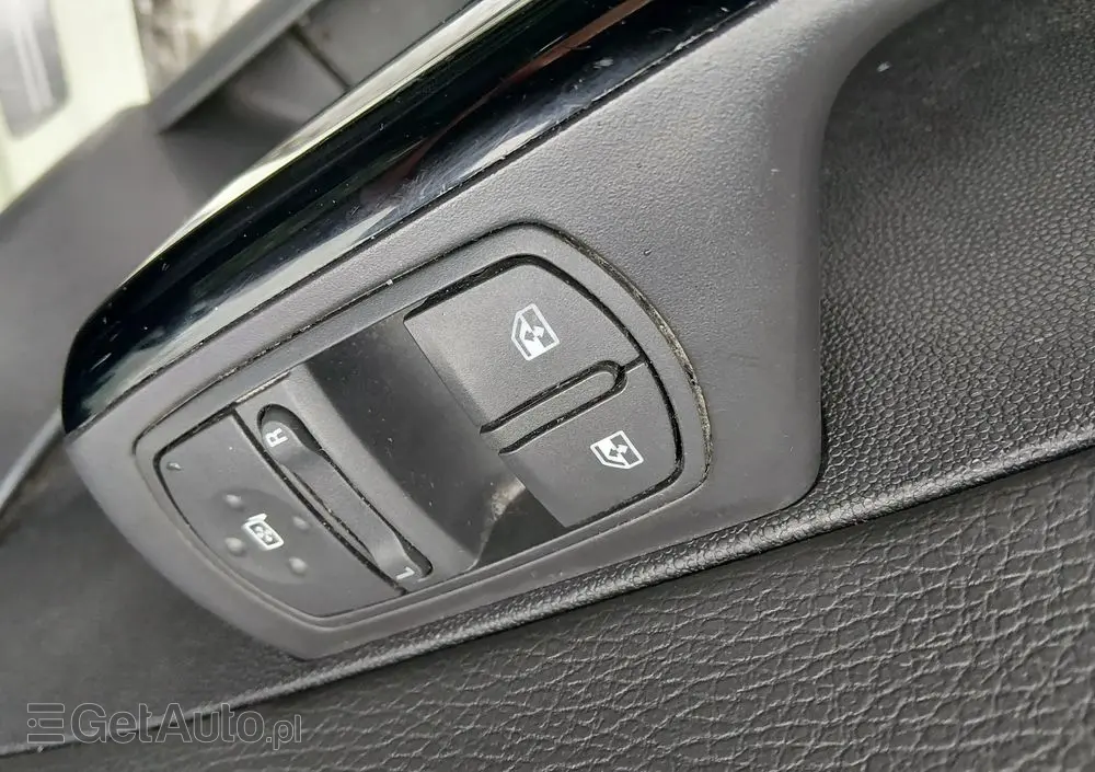 OPEL Corsa 1.4 16V 150 Jahre