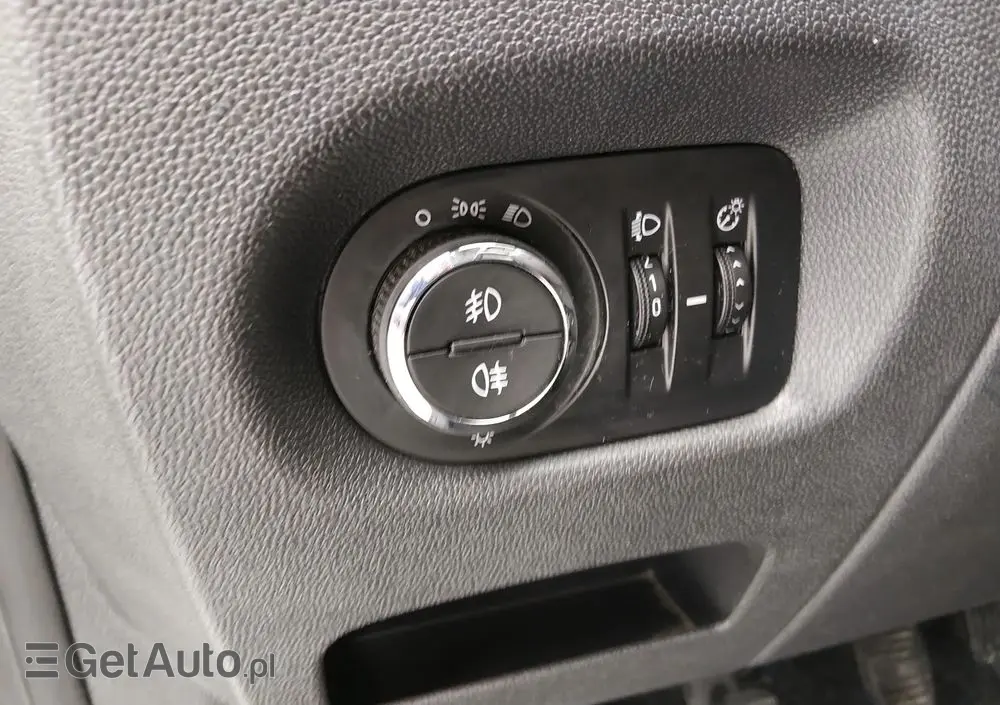 OPEL Corsa 1.4 16V 150 Jahre