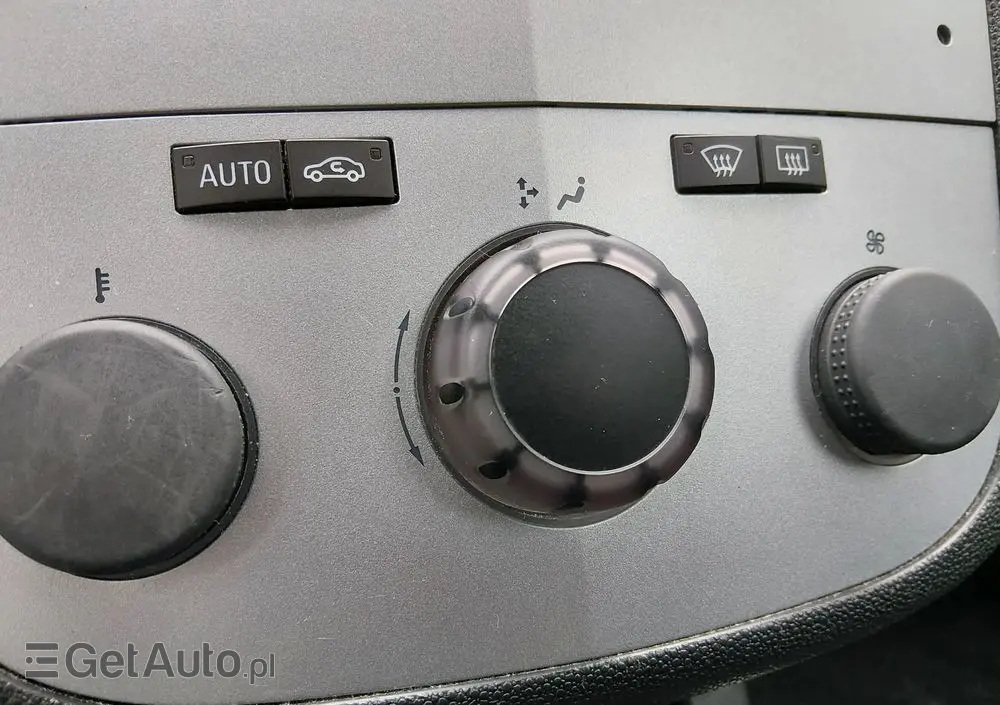 OPEL Corsa 1.4 16V 150 Jahre