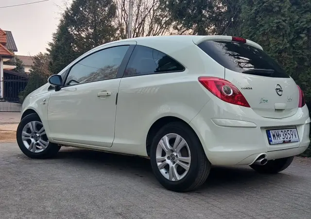 OPEL Corsa 1.4 16V 150 Jahre
