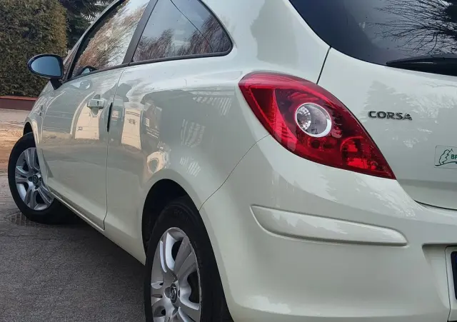 OPEL Corsa 1.4 16V 150 Jahre